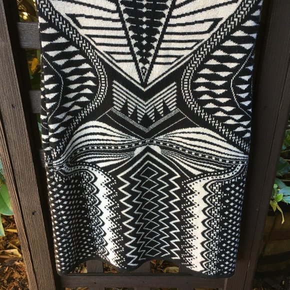 Art Deco Sleeveless Sweater U.S.A.-Made Bodycon Dress - Picture 14 of 16